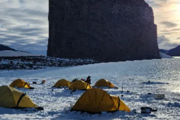 Retour de mission pour l’expédition belge en Antarctique avec une impressionnante récolte de météorites 