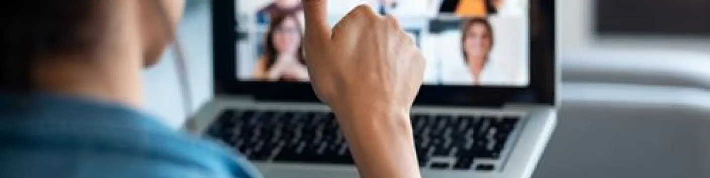 IN MEDIA | "Ne lisez pas vos mails dès le matin": les conseils d'un psy pour mieux vivre le télétravail 